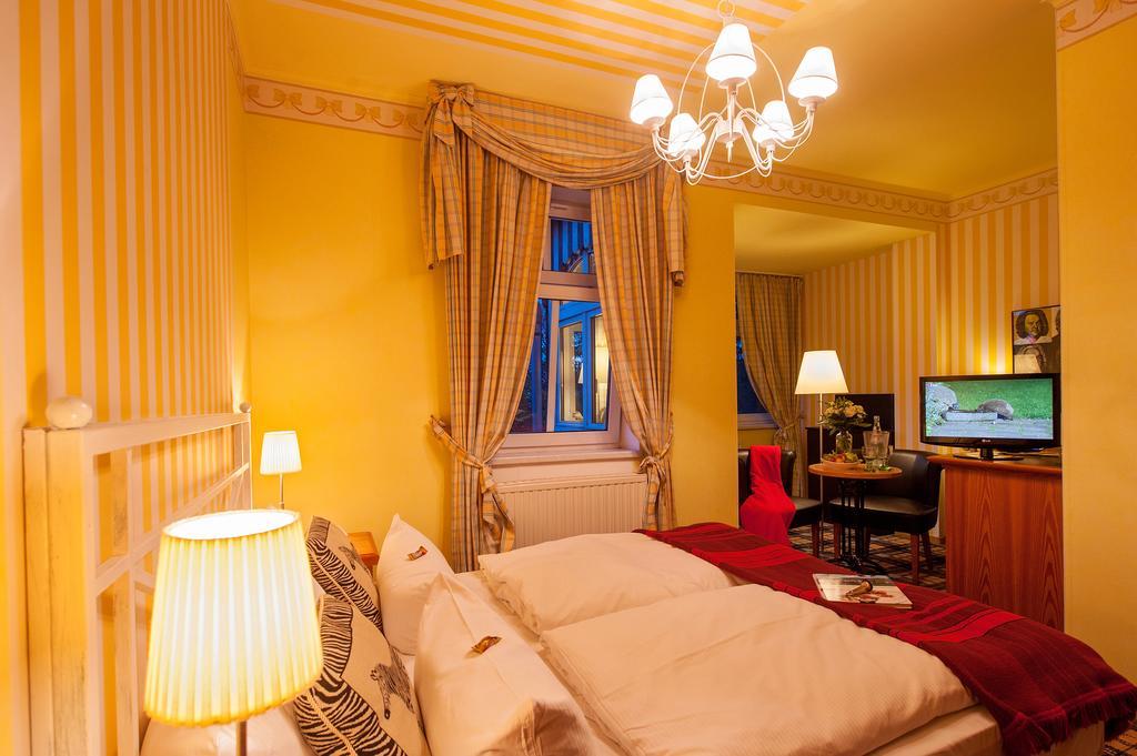 Boutique Hotel Schieferhof Neuhaus am Rennweg Extérieur photo
