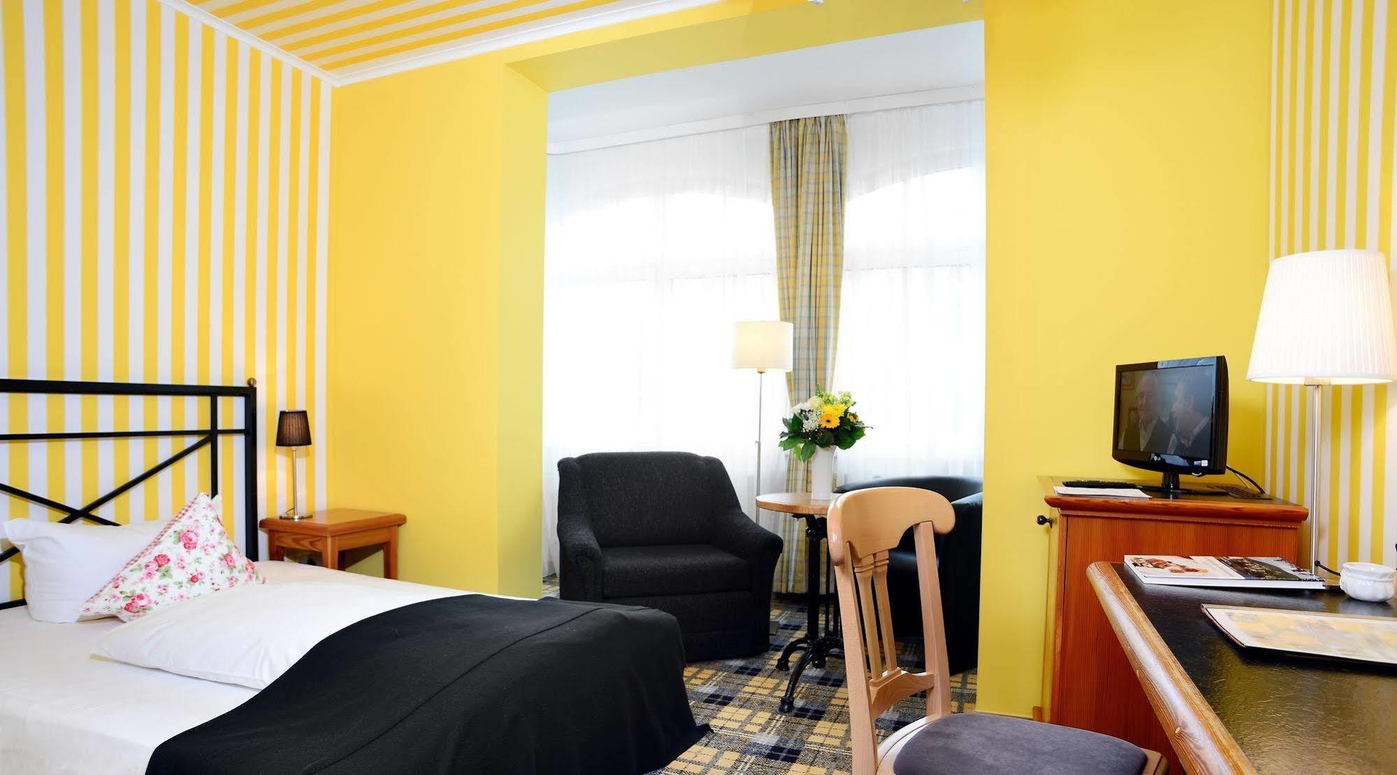 Boutique Hotel Schieferhof Neuhaus am Rennweg Extérieur photo